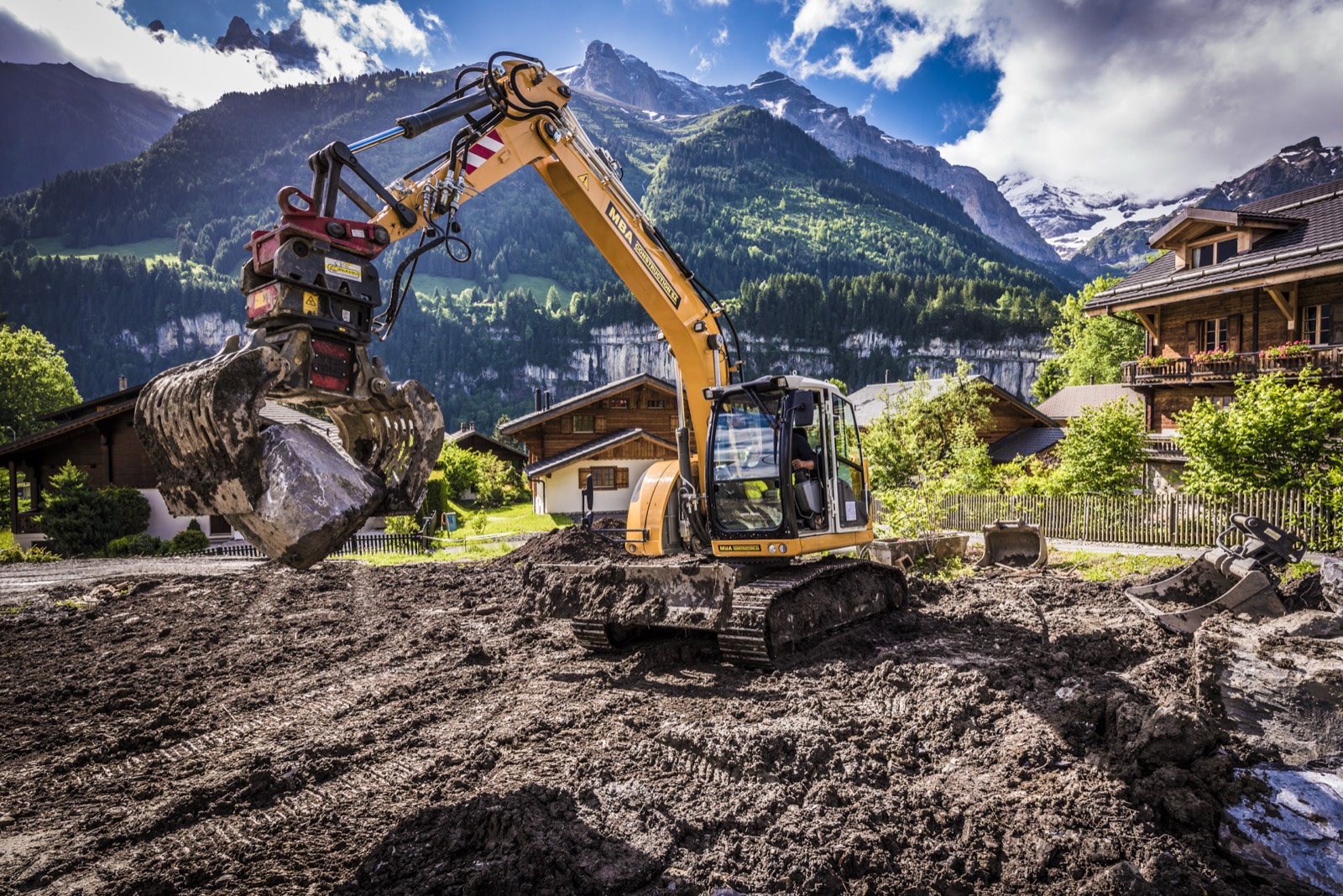Excavation & Fouilles